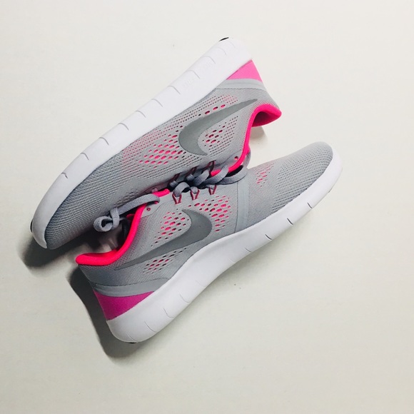 Nike Other - NWT NIKE FREE RN Metallic Grey, Silver & Pink Shoe